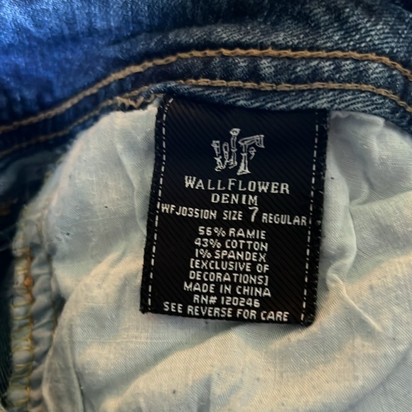 Wallflower jean shorts - Picture 4 of 4